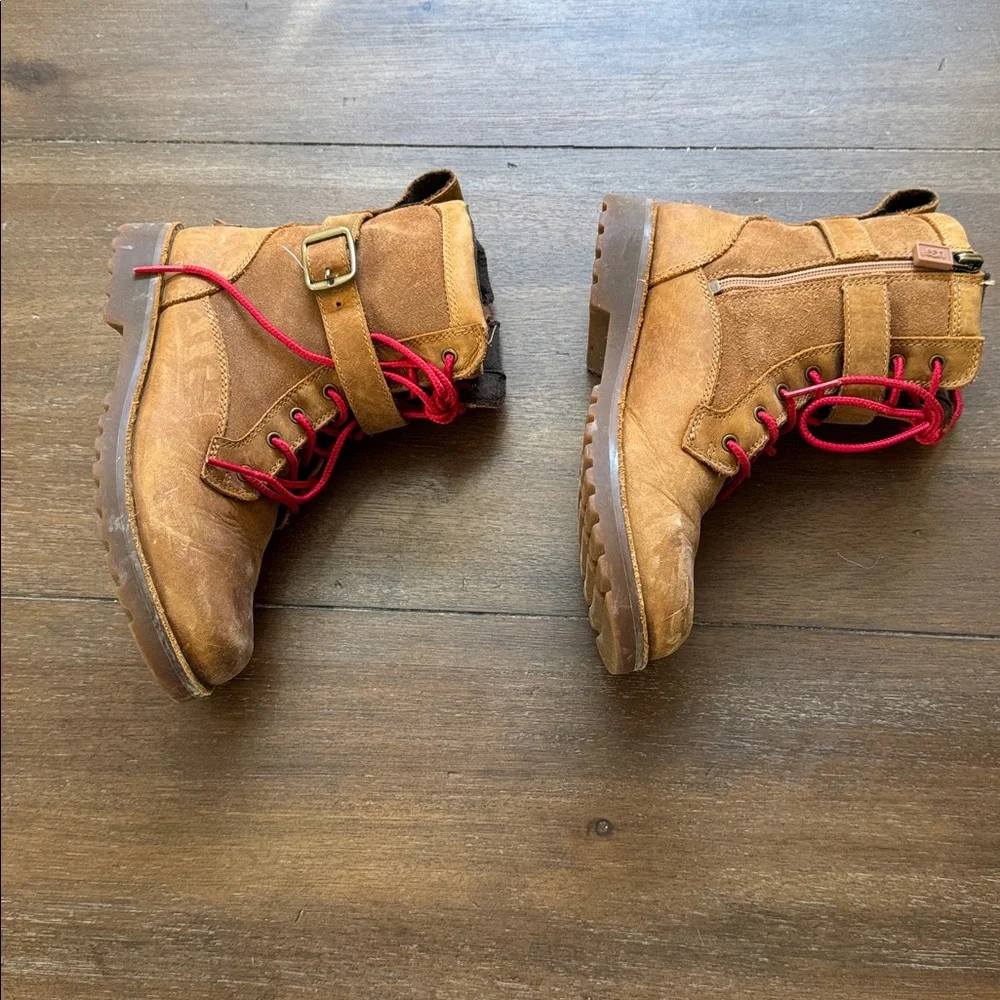 Size 1 Ugg Koren gender neutral lace up combat Boots